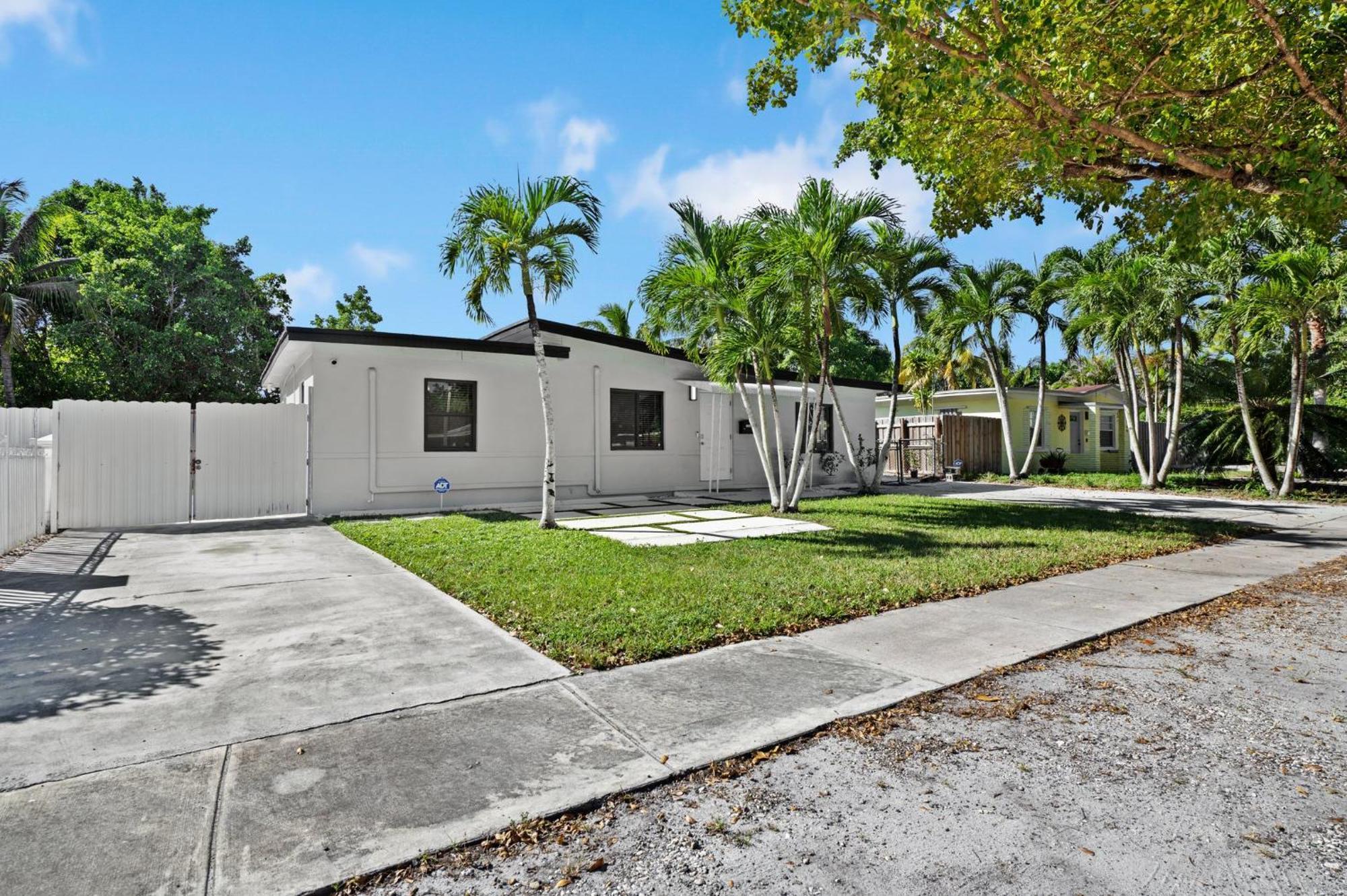 3 Bedroom And 2 Bath North Miami, Florida Esterno foto